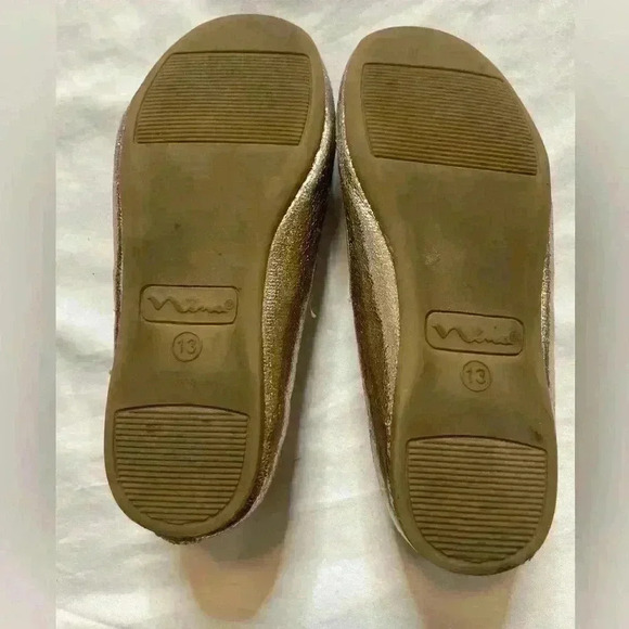 Nina Girls Size 13 Flats Gold Metallic - Picture 2 of 5